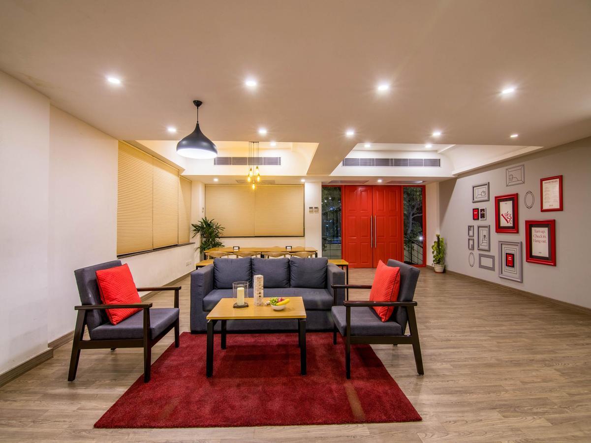 Oyo Townhouse 028 Corporate Suite Noida Esterno foto