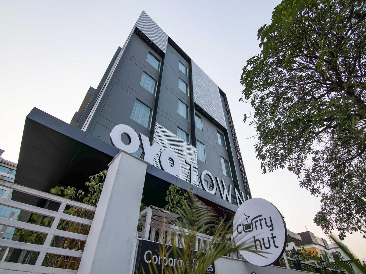 Oyo Townhouse 028 Corporate Suite Noida Esterno foto