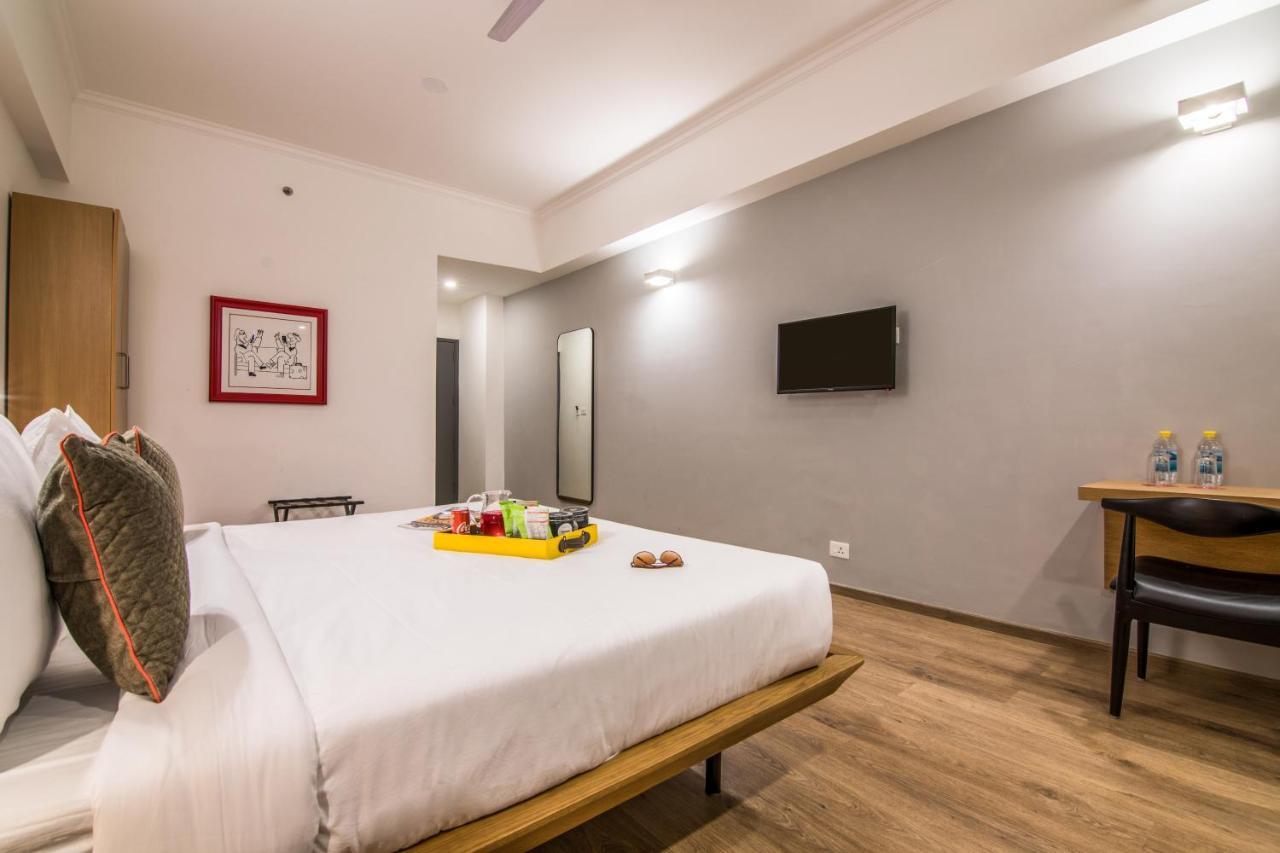 Oyo Townhouse 028 Corporate Suite Noida Esterno foto
