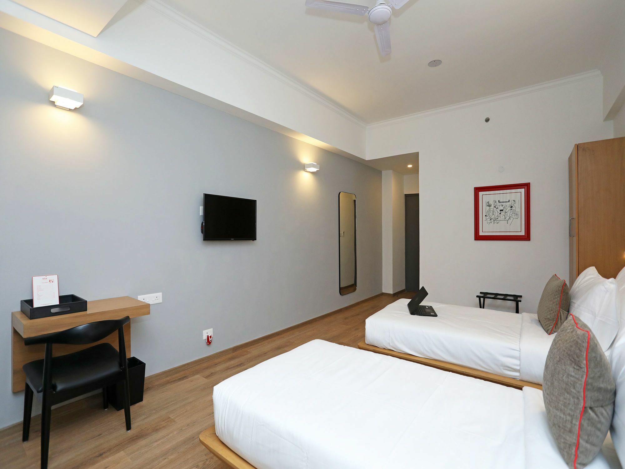 Oyo Townhouse 028 Corporate Suite Noida Esterno foto